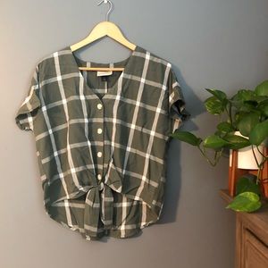 Universal Threads by Target short sleeve